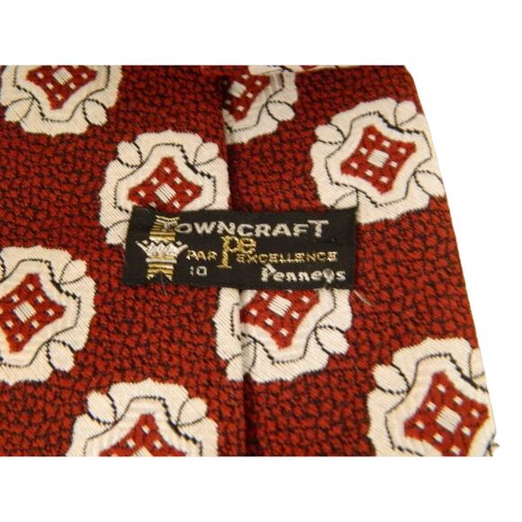 Vintage Maroon and White Printed Wide Tie, Towncraft Par Excellence, Penneys Tie - Picture 4 of 7